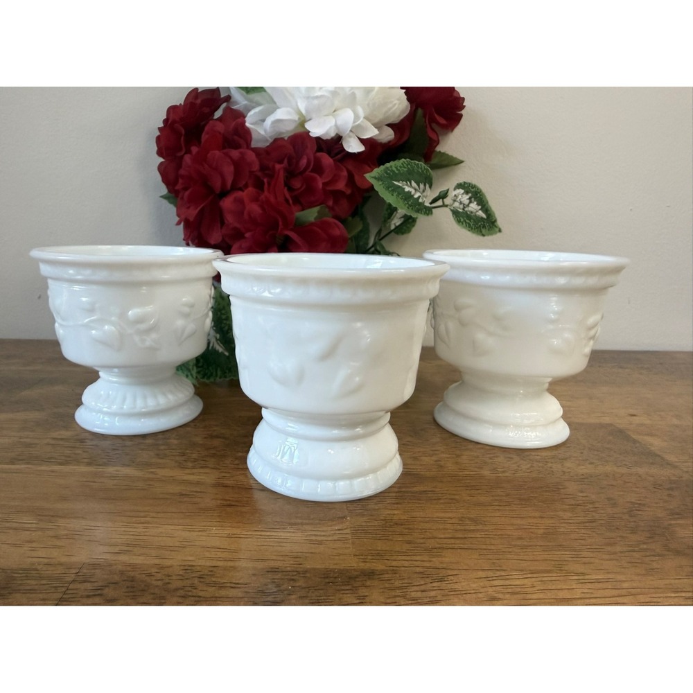 Vintage‎ Milk Glass Ivy Vine Pedestal Planter Heart Pattern Vase White Footed